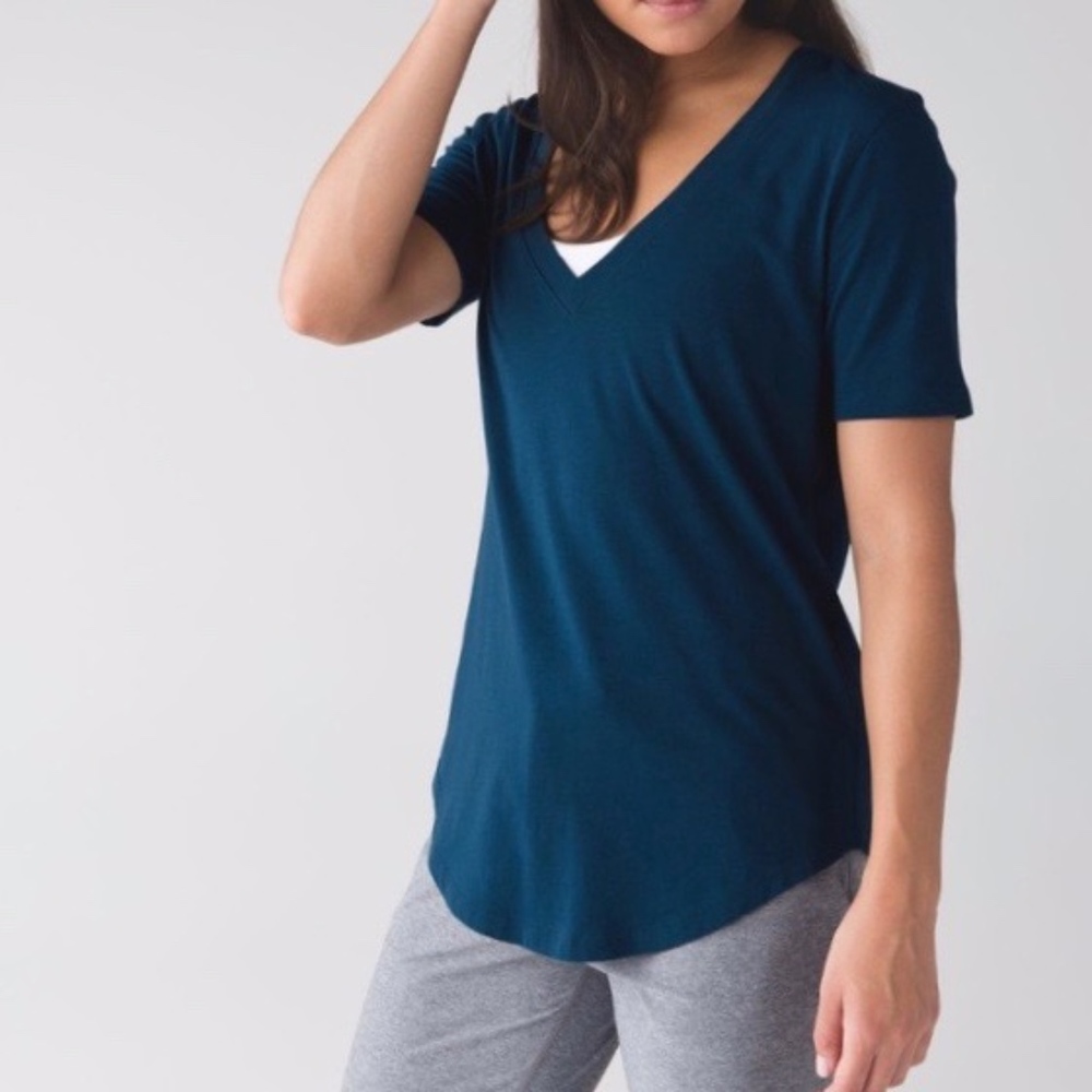 Lululemon Love Tee Alberta Lake